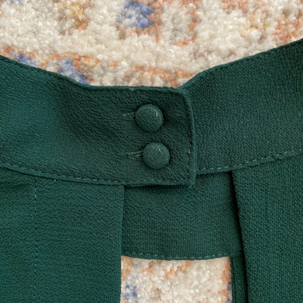 Green Keyhole Blouse - Picture 3 of 5